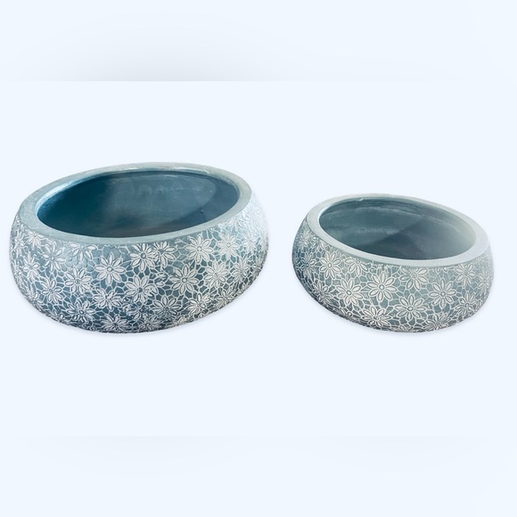 Etched Daisy Set of 2| Painted Terra Cotta Blue & White Planter Bowls Succulents - Picture 2 of 13